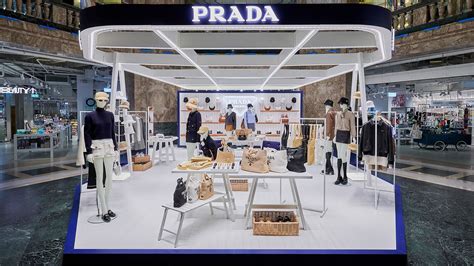 prada champs elysee